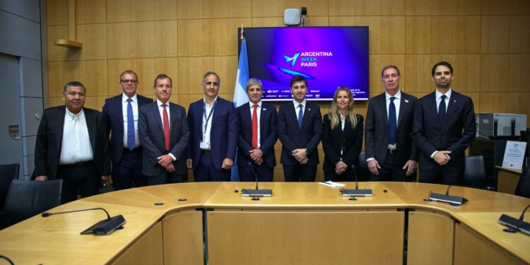 Torres encabezó en la sede de la OCDE el anuncio de una inversión de USD 1.200 millones de PAE para Cerro Dragón
