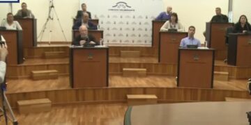Los dos temas de la extraordinaria pasaron a comisión