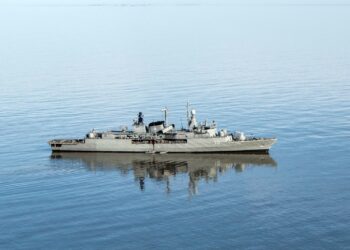 El destructor Almirante Brown, la gran atracción de la celebración por los 30 años del muelle de Comodoro Rivadavia