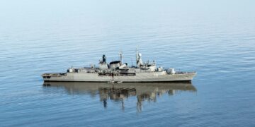 El destructor Almirante Brown, la gran atracción de la celebración por los 30 años del muelle de Comodoro Rivadavia