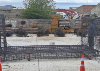 Avanza la fabricación de módulos premoldeados para agilizar la obra del conducto pluvial de descarga al mar