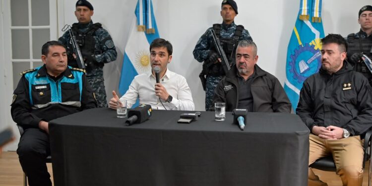 El gobernador anunció el secuestro de más de 60 kilos de cocaína
