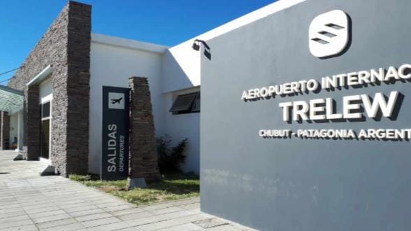 Trelew se consolida como nodo logístico con la primera exportación de salmón vía aérea