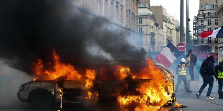 Macron desplegará 70 mil efectivos ante una nueva jornada de protestas en Francia