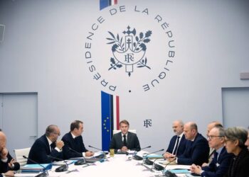 Macron endurece las restricciones ante una nueva ola de protestas en Francia