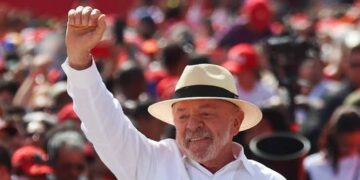  Lula obtiene histórica victoria en la segunda vuelta presidencial en Brasil