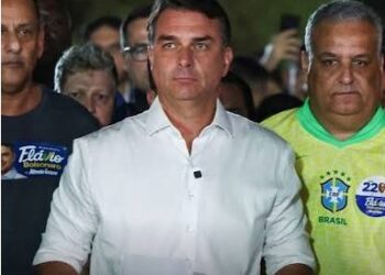 Flávio Bolsonaro no reconoce resultado electoral y pedirá anular comicios en Brasil