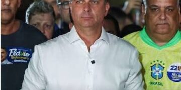 Flávio Bolsonaro no reconoce resultado electoral y pedirá anular comicios en Brasil