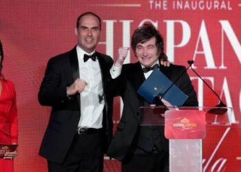 Milei colaboró en la fuga de Bolsonaro