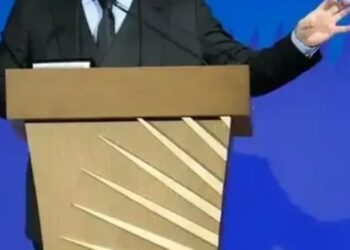 Ahora Milei miente hasta con el riesgo pais, la lealtad y Europa lo preocupan