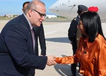 Delcy Rodríguez llegó a Roma para participar en un foro de la FAO y generó repercusiones por su recepción